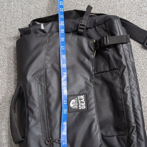 Granite Gear Waterproof Cross-Body Messenger Bag G7063-1 Black NWOT - Picture 15 of 16